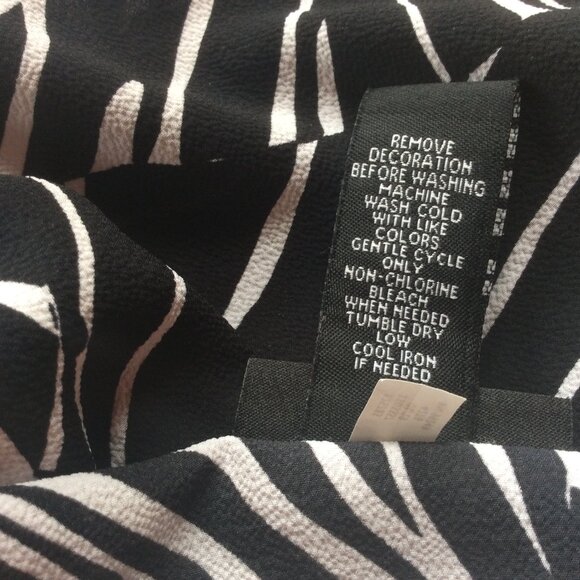 Catherines Black Label Zebra Print with Fuchsia Stripes Flowy Top Size 1X - Picture 5 of 6